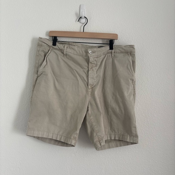 AG Adriano Goldschmied Men's Size 40 R Beige Wanderer Slim Trouser Short - Picture 2 of 5